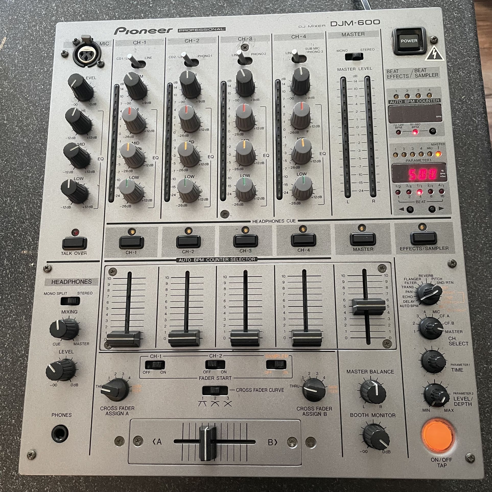 Pioneer DJM-600 4 Channel DJ Mixer