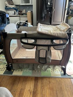 Baby Trend Delux II Nursery Center Playard