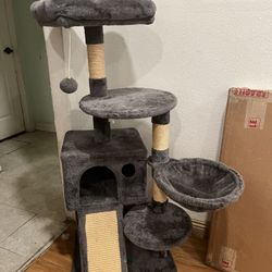 Multi layered cat tree with one condo and ramp
