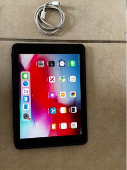Apple tablet air . 32 gb . Ready to used . Good condition