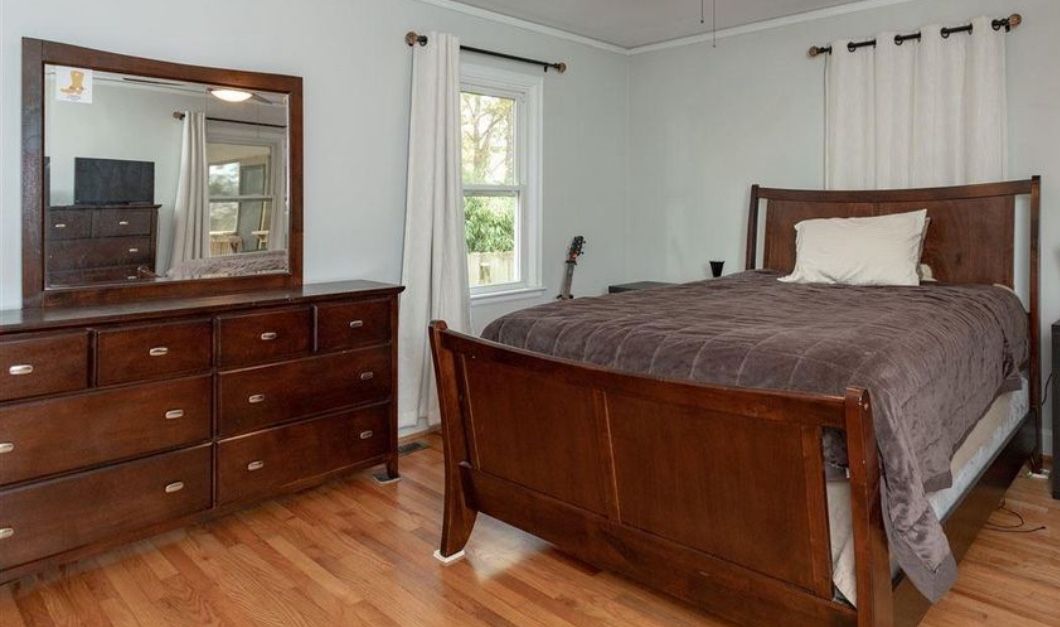 Signature By Ashley Furniture Queen Sized Bedroom Set