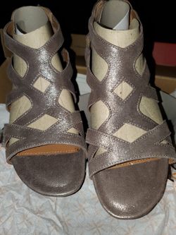 Comfortiva Memory Foam Sandals 6.5 NEW!!!