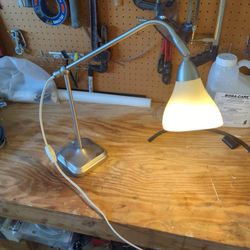 Desk lamp