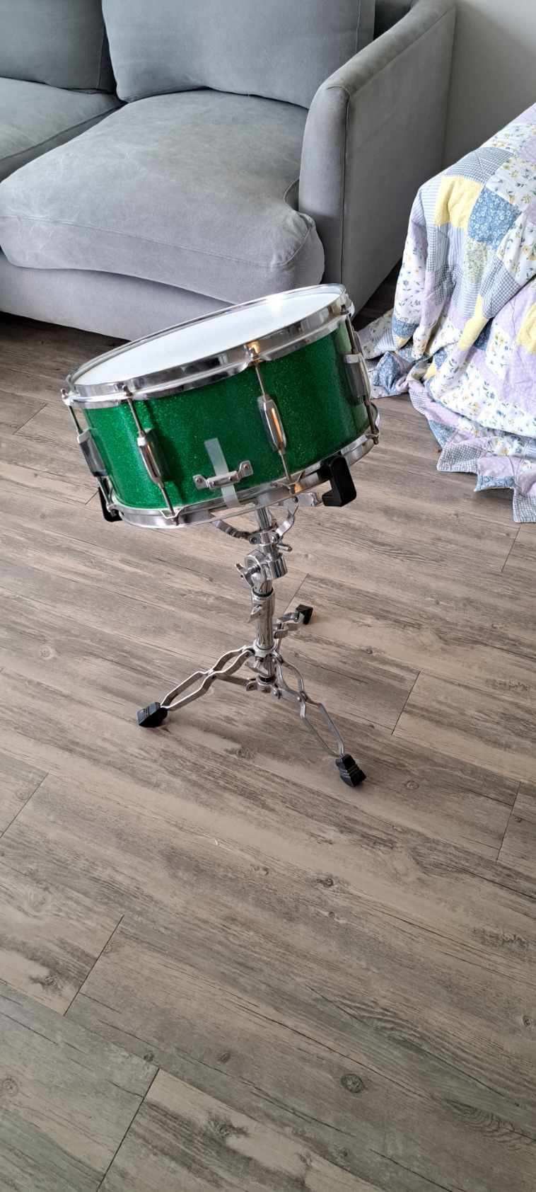 Pearl SNARE Drum And Stand