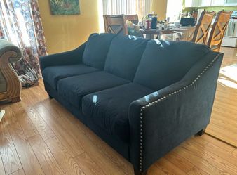 Sleeper Sofa / Pull Out Couch