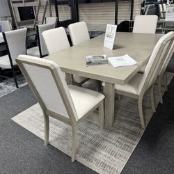 Dining Table Set. 🚚WE DELIVER🚚