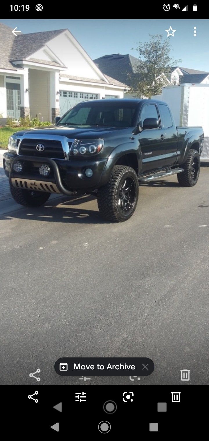 Toyota Tacoma like new