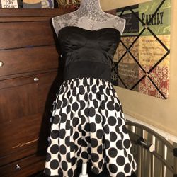 Ladies strapless polkadot dress  M