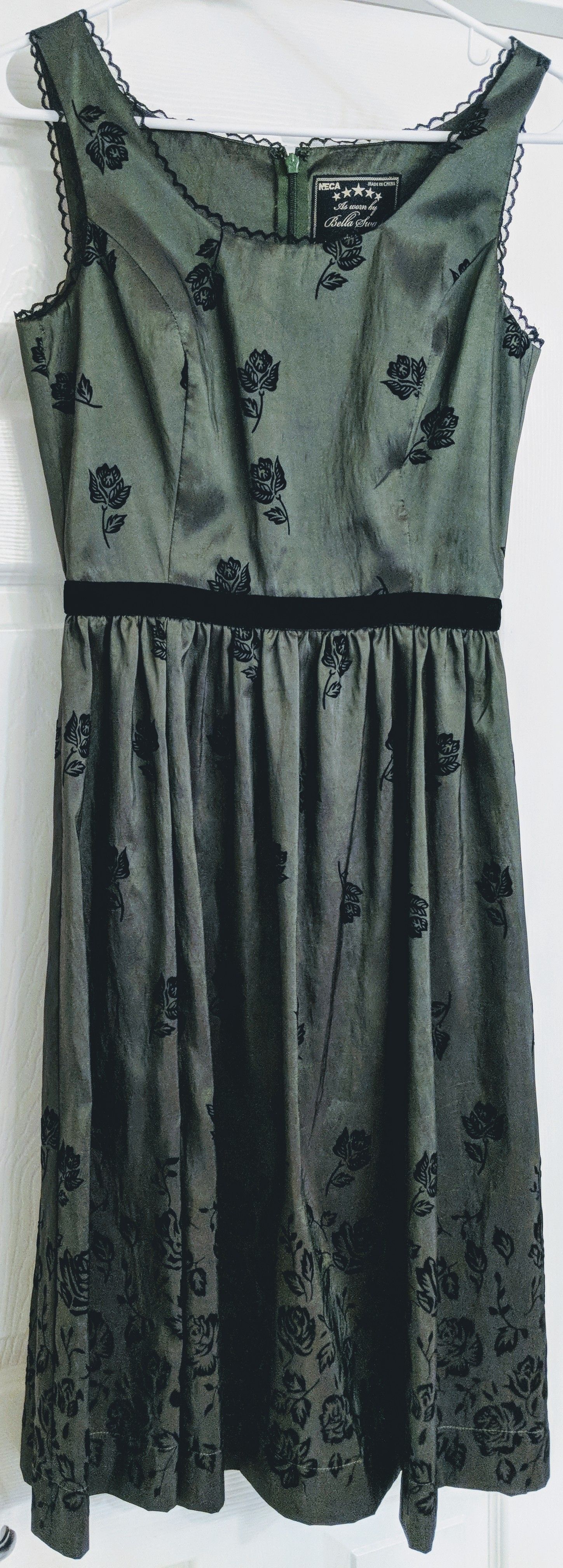 NECA Costume Green Birthday Dress As Worn by Bella Swan