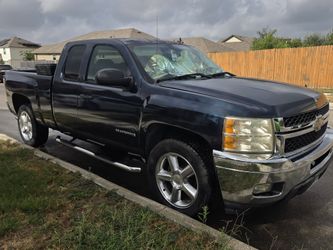 2007 Chevrolet Silverado extended  cab.