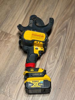 DeWalt battery power wire ratchet cutter