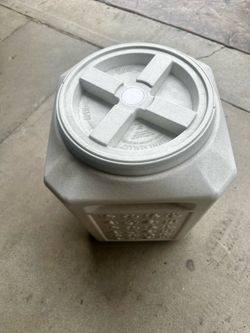 Pet Food Vault Storage