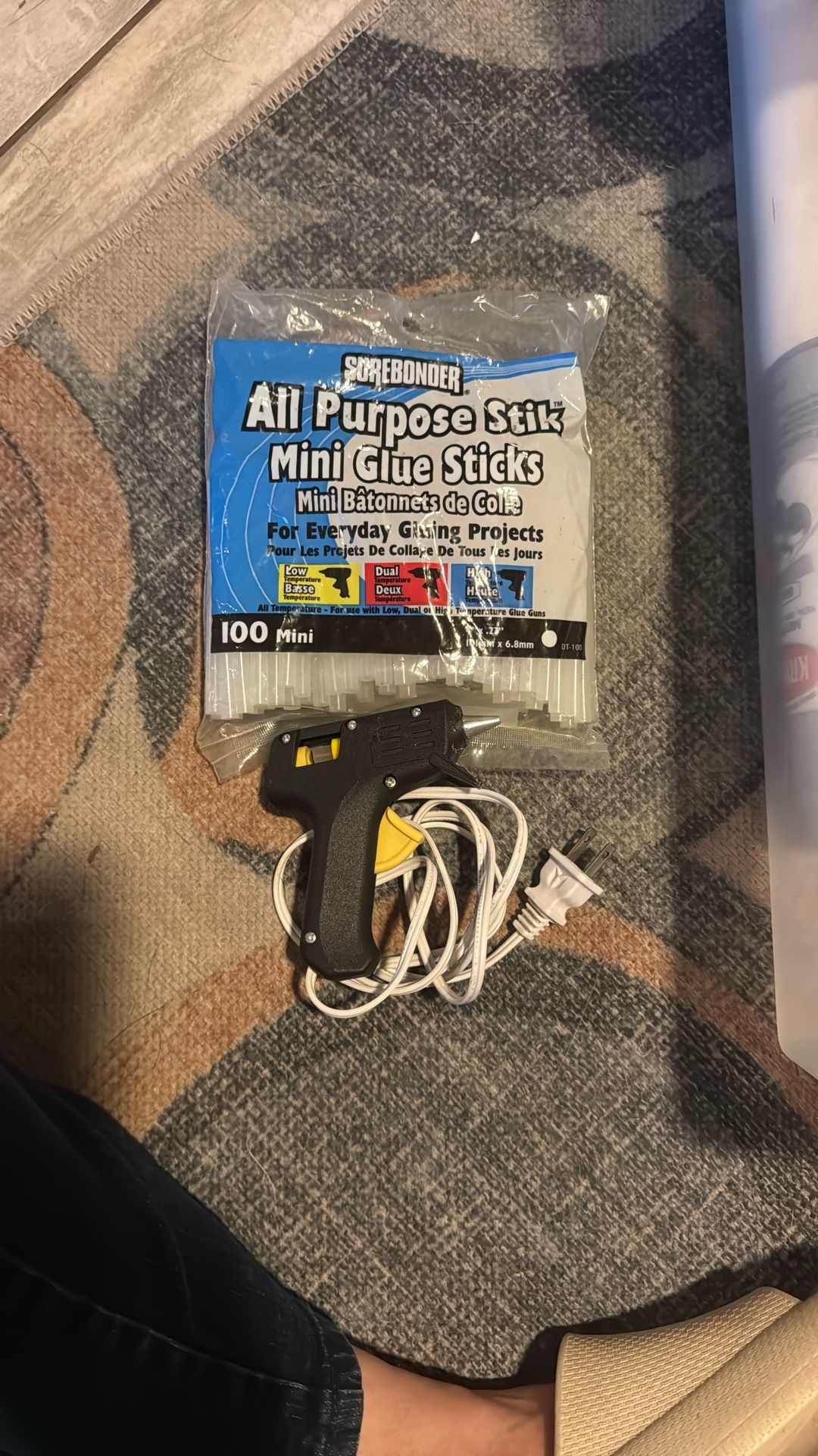 Mini glue Gun With about 80 Mini glue sticks