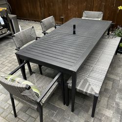 Crate & Barrel Outdoor Table With Chairs 