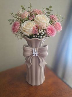 Los Angeles Dodgers-Themed Bow Vase (Flowers Not Included) 3D Print Tan