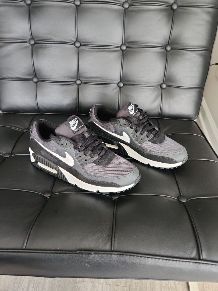 Nike Air Max 90 - 10.5 *LIKE NEW*