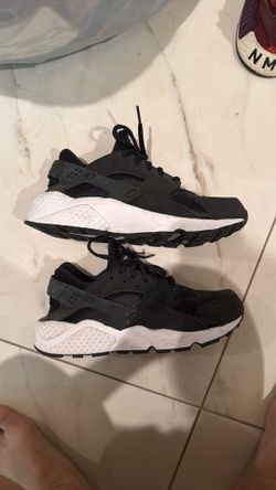 Nike Womens Air Huarache Run 'Black White'