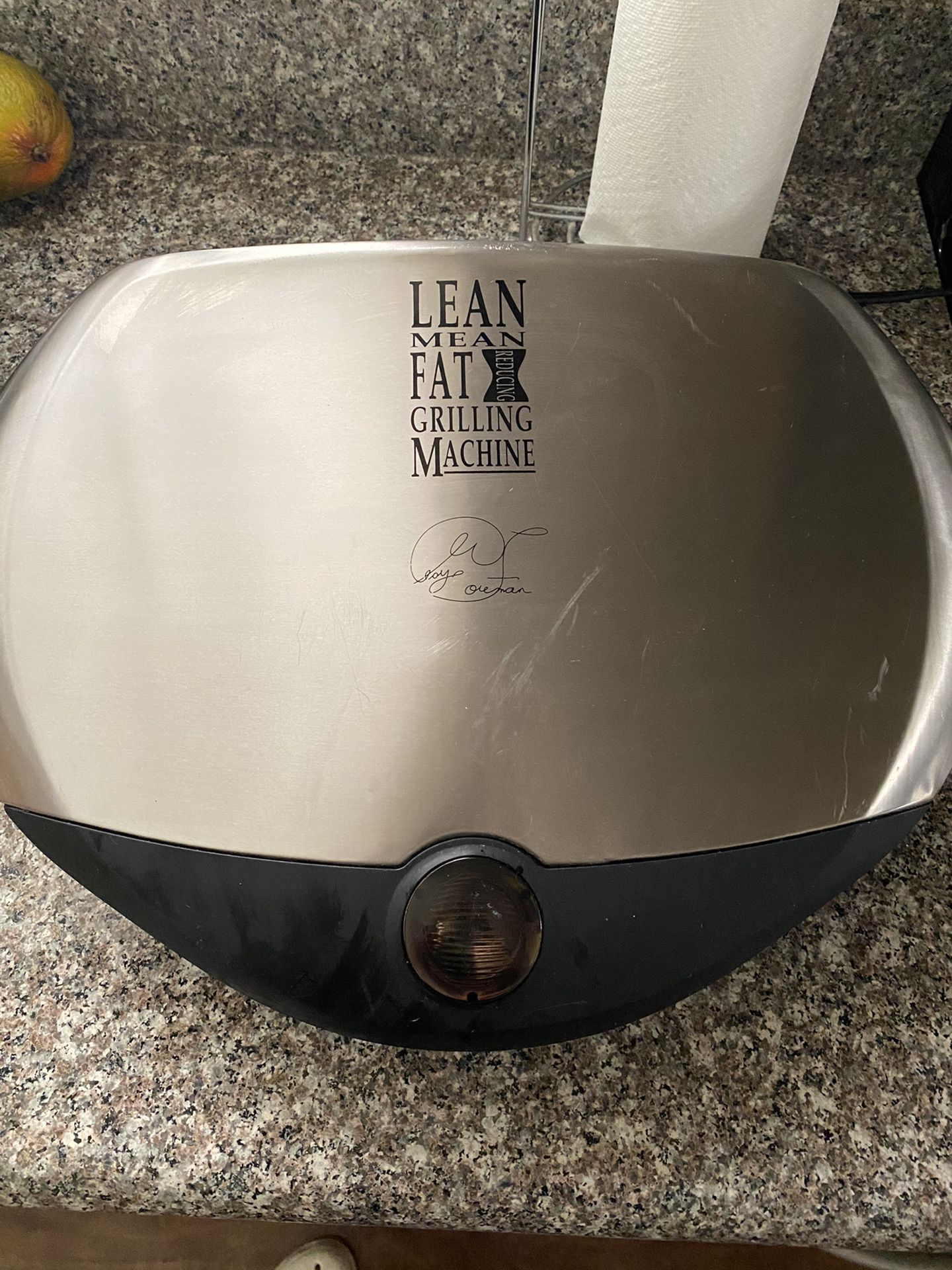 Lean mean fat grilling machine