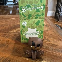 Tokidoki tmh kidrobot Danny Chan vinyl figure bear ? cat ?  spooky cute