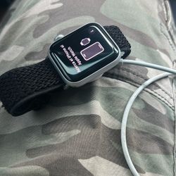 Apple Watch 40MM SE Unlocked