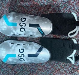 DSG Soccer Shin Guards with Sleeves