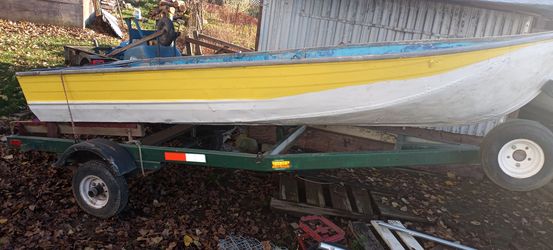 De 12f con traila y motor de 10hp sin titulo ni bote ni traila..