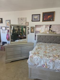 Queen bedroom set