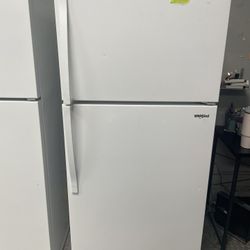 Whirlpool 28” Wide Top Freezer-Bottom Refrigerator 