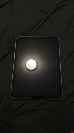 iPad 10th generation (blue)