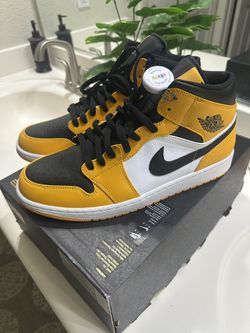 Jordan 1 Reverse Yellow Size 12.5