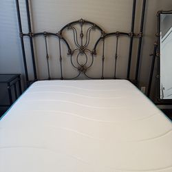 vintage-style wrought iron canopy bedroom se