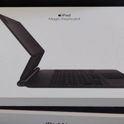 Apple Magic Keyboard $150 READ DESCRIPTION 