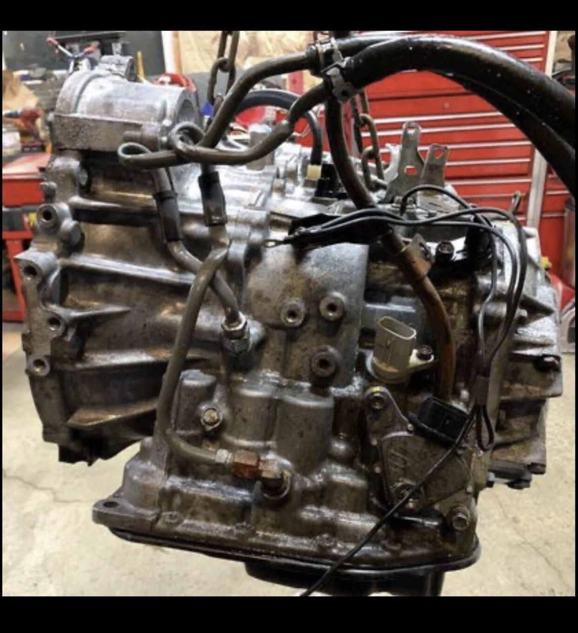 2009 Toyota Camery Transmission EXCELLENT Condition!.   112,000 miles  Shifts perfectly  Excellent condition  Automatic from a 2.4 Ltr.  Includes torq