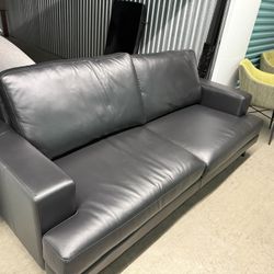 Sofá De Piel Negro Como Nuevo 