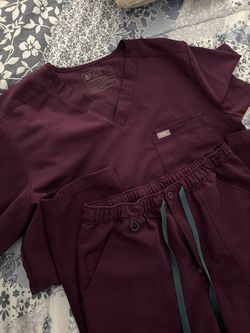 Men figs scrubs