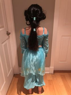 Jasmine Disney costume with wig size 5/6 like new