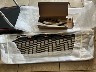 04-08’ F-150 Raptor New Frt Grill W/LED Lights.  See Photos!