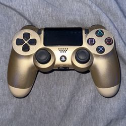 PS4 Controllers  I Am Selling The Ps4 Too 