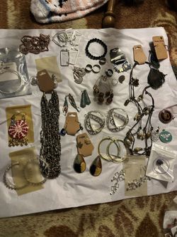 Whole Lot Of Jewelry 