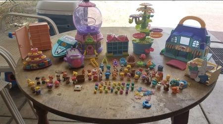 Miniature toys squinkies + more