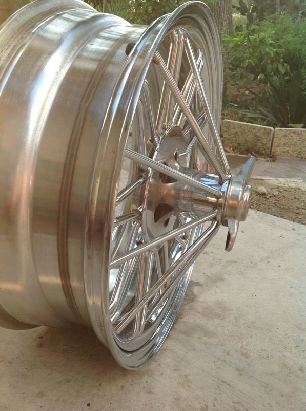 22" inch swangas rims in great condition first 650$ firm gets them today