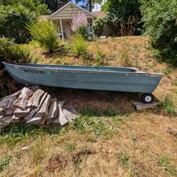 12' Aluminum Boat & 5HP Motor - $600 OBO