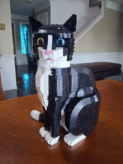 Lego tuxedo cat