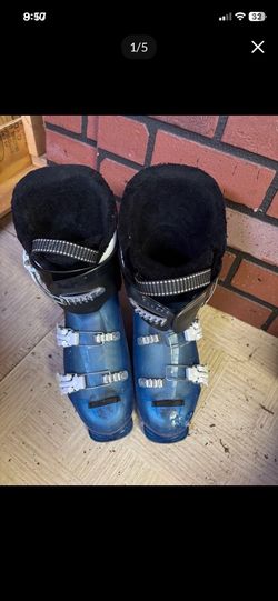 LOW PRICE MOVING- $400 RETAIL SKI BOOTS