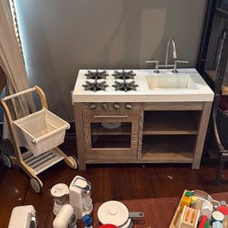 Pottery barn, kids, Charlie kitchen playset