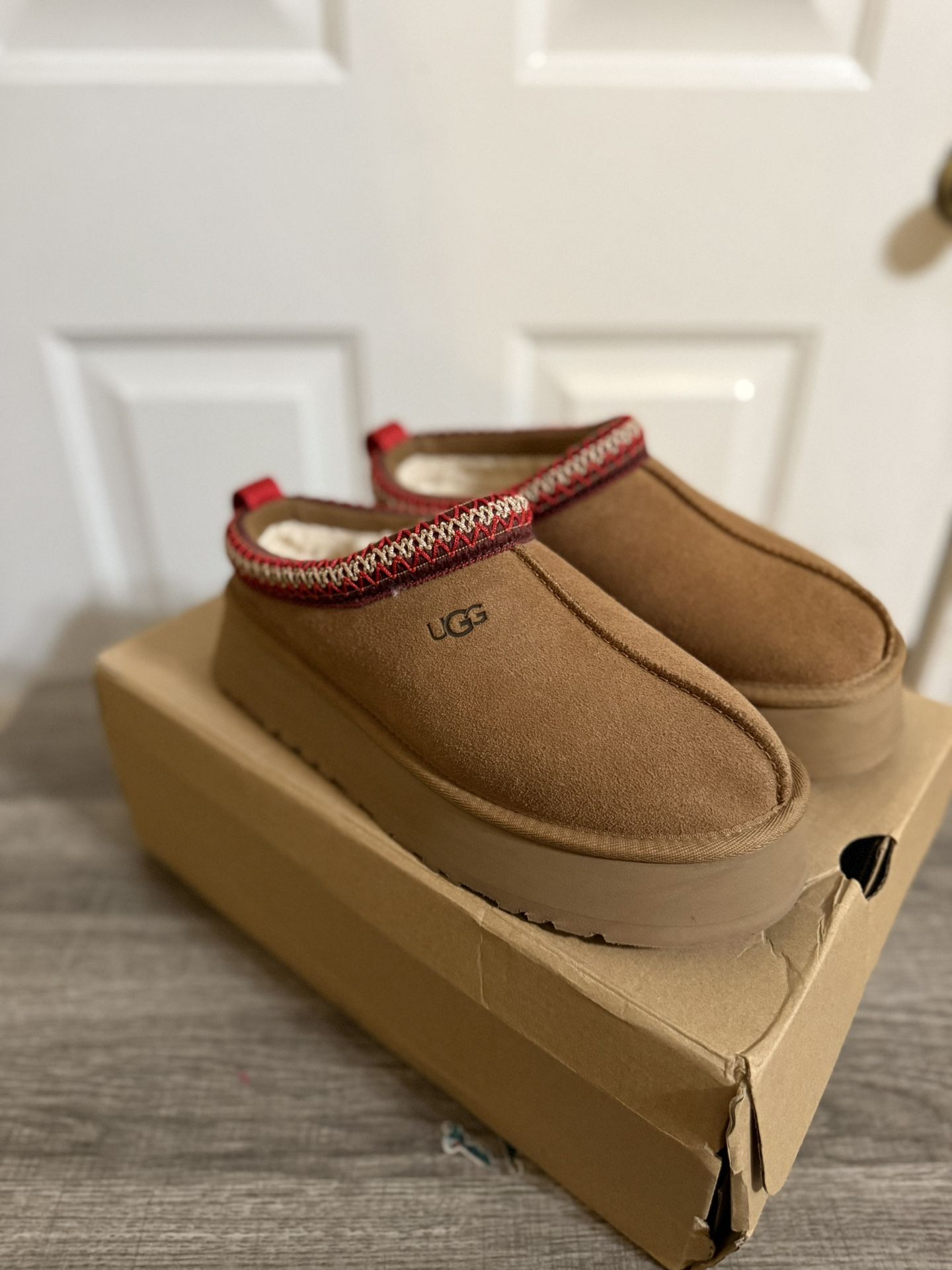 Ugg Tazz