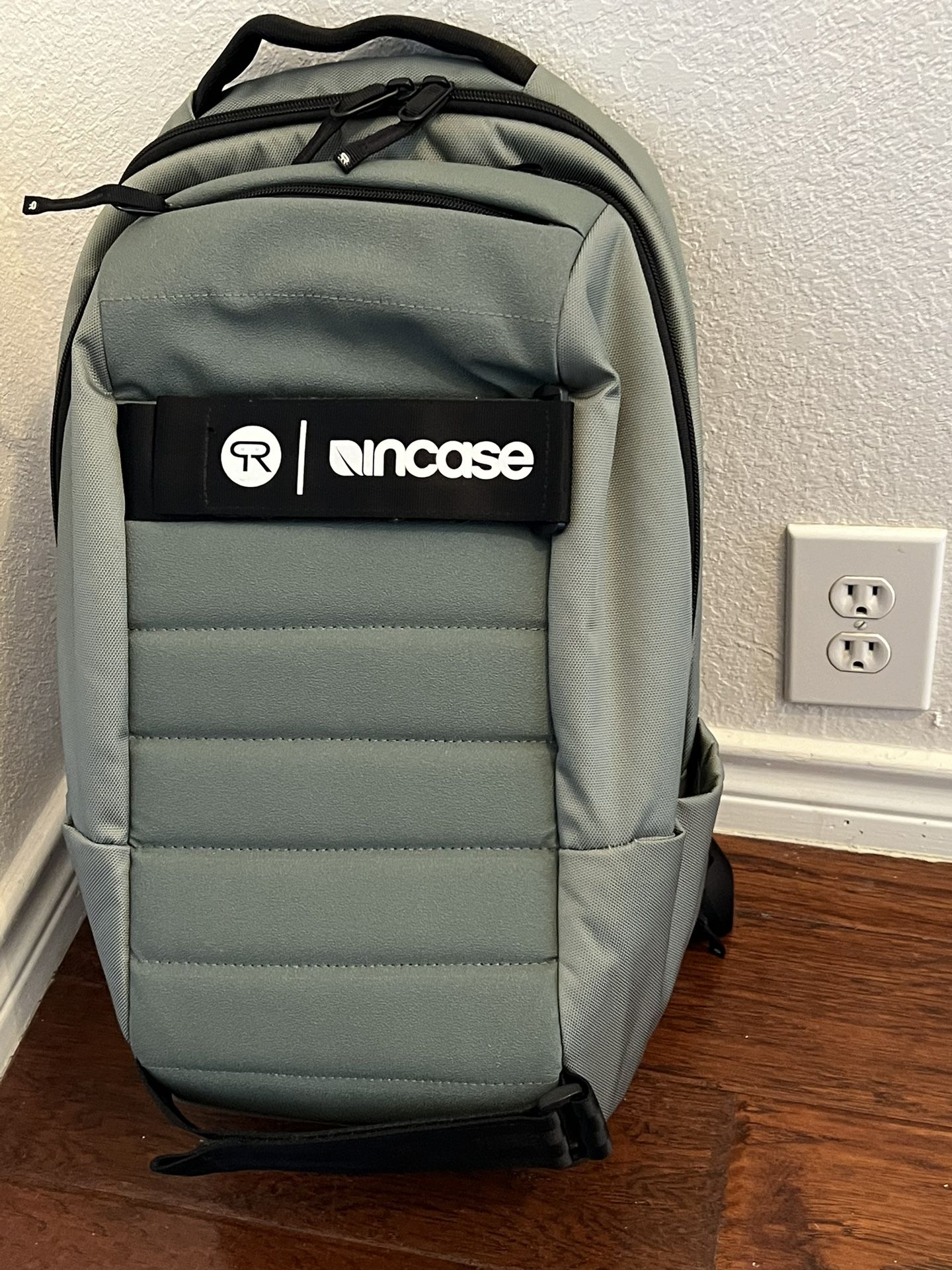 Brand New of INCASE Backpack.