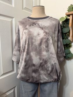 SIZE 3X - Nike Women Plus Gray Tie-Dye Mesh Short Sleeve Top