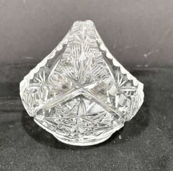 CRYSTAL - SMALL LEADED CRYSTAL BASKET/BRIDAL BOWL