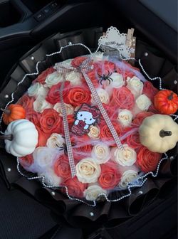 Halloween Hello Kitty Rose Bouquet